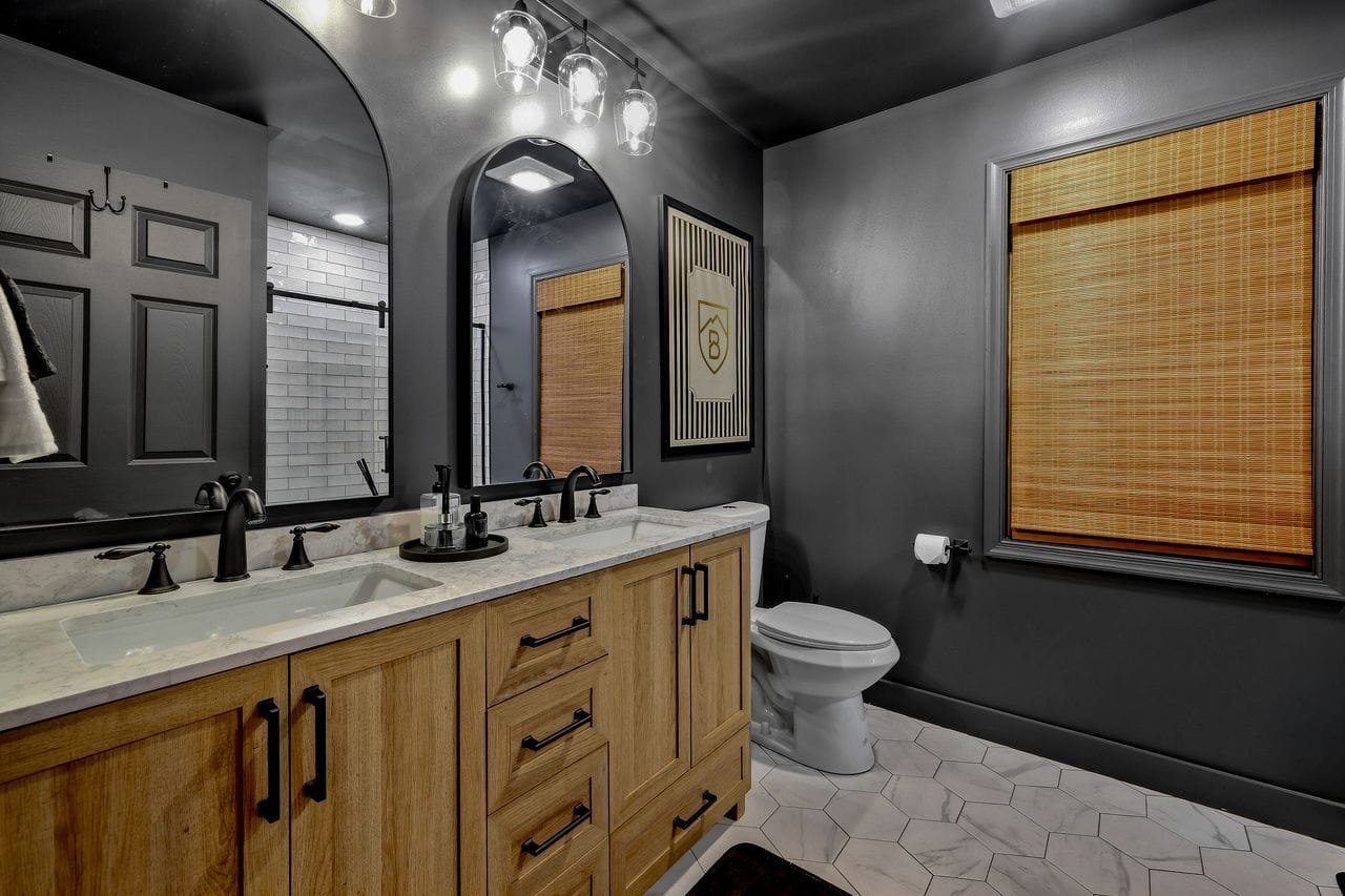 Blackcrest Suite primary bath