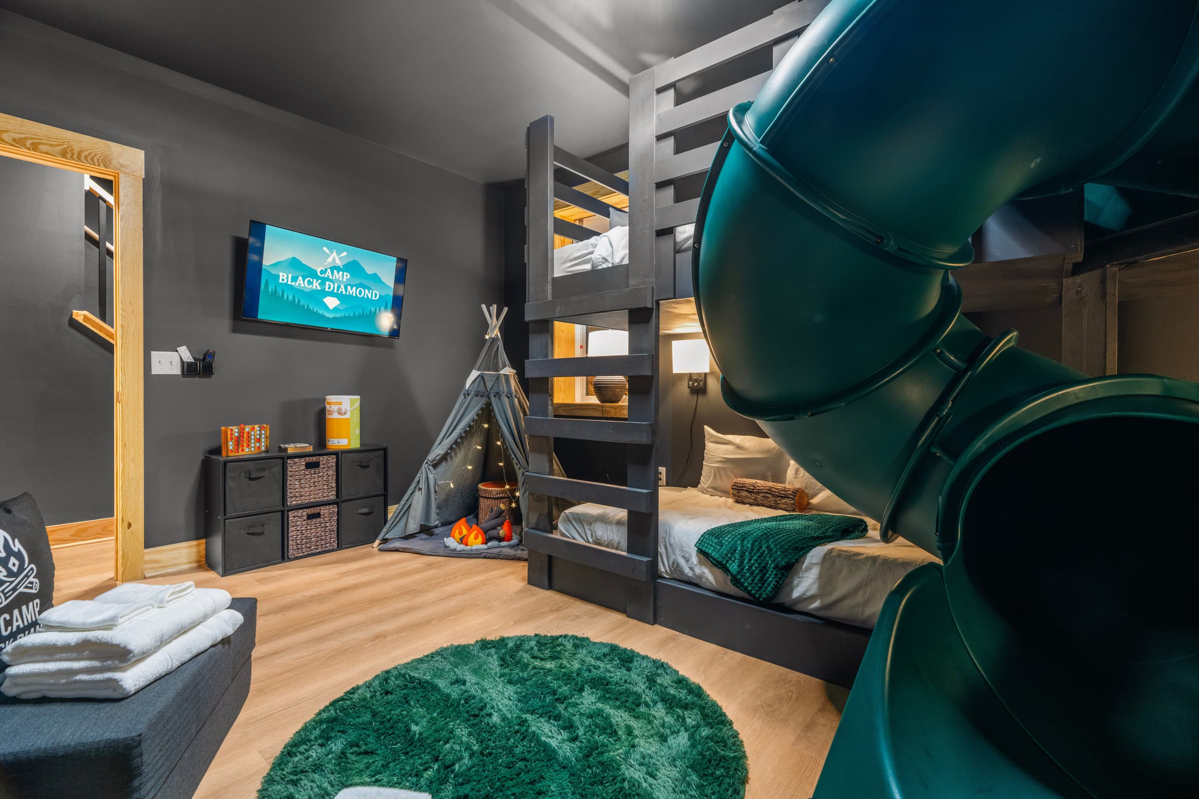 Black Diamond Retreat interior